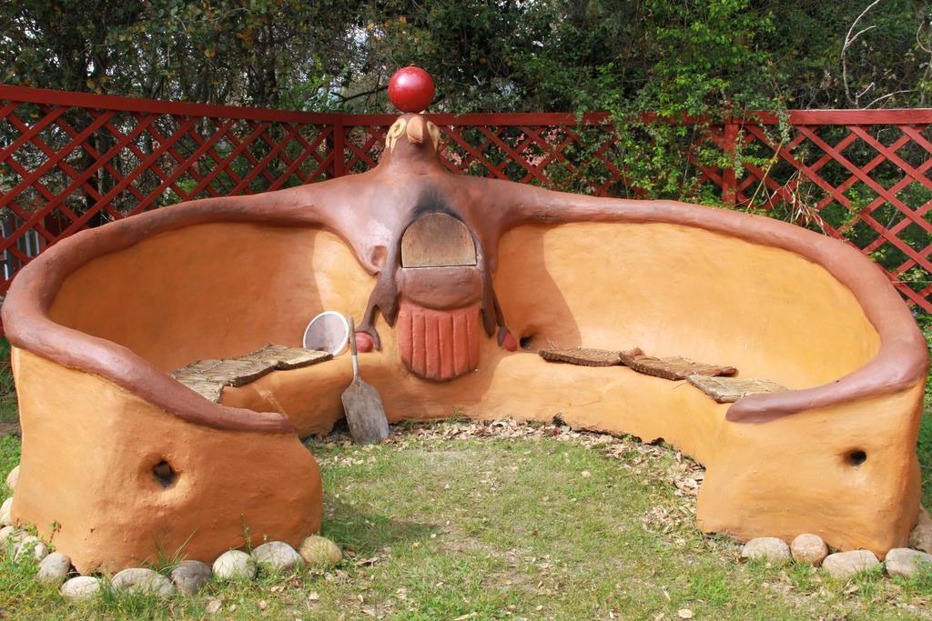 Hotel Hobbit Hut Geyserville Esterno foto