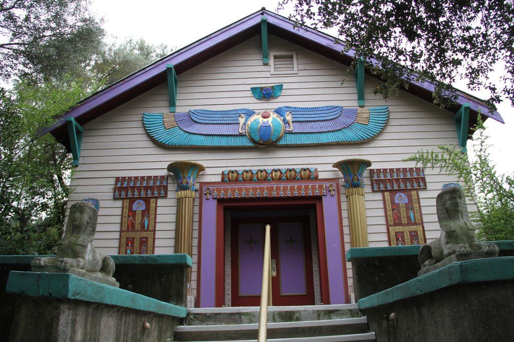 Hotel Hobbit Hut Geyserville Esterno foto