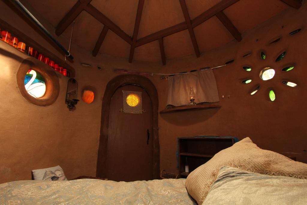 Hotel Hobbit Hut Geyserville Esterno foto