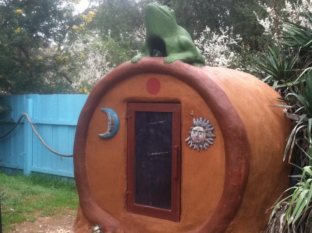 Hotel Hobbit Hut Geyserville Esterno foto